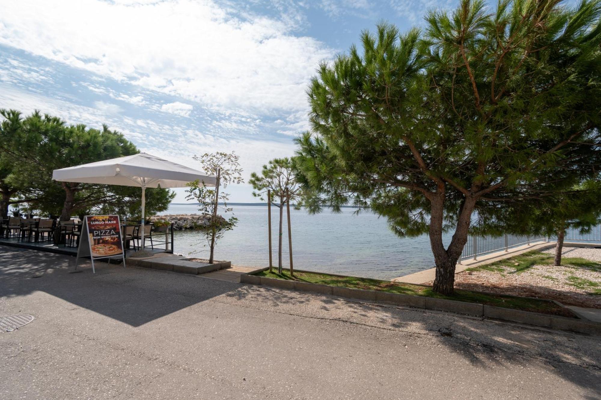 Apartments By The Sea Mandre, Pag - 4093 Kolan Exterior foto